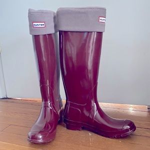 Hunter Tall Gloss Rainboots w/ Boot Socks